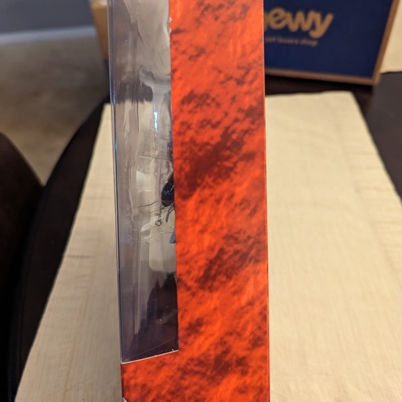 She-Ra Masters of the Universe Figurine NIB - Picture 2 of 6